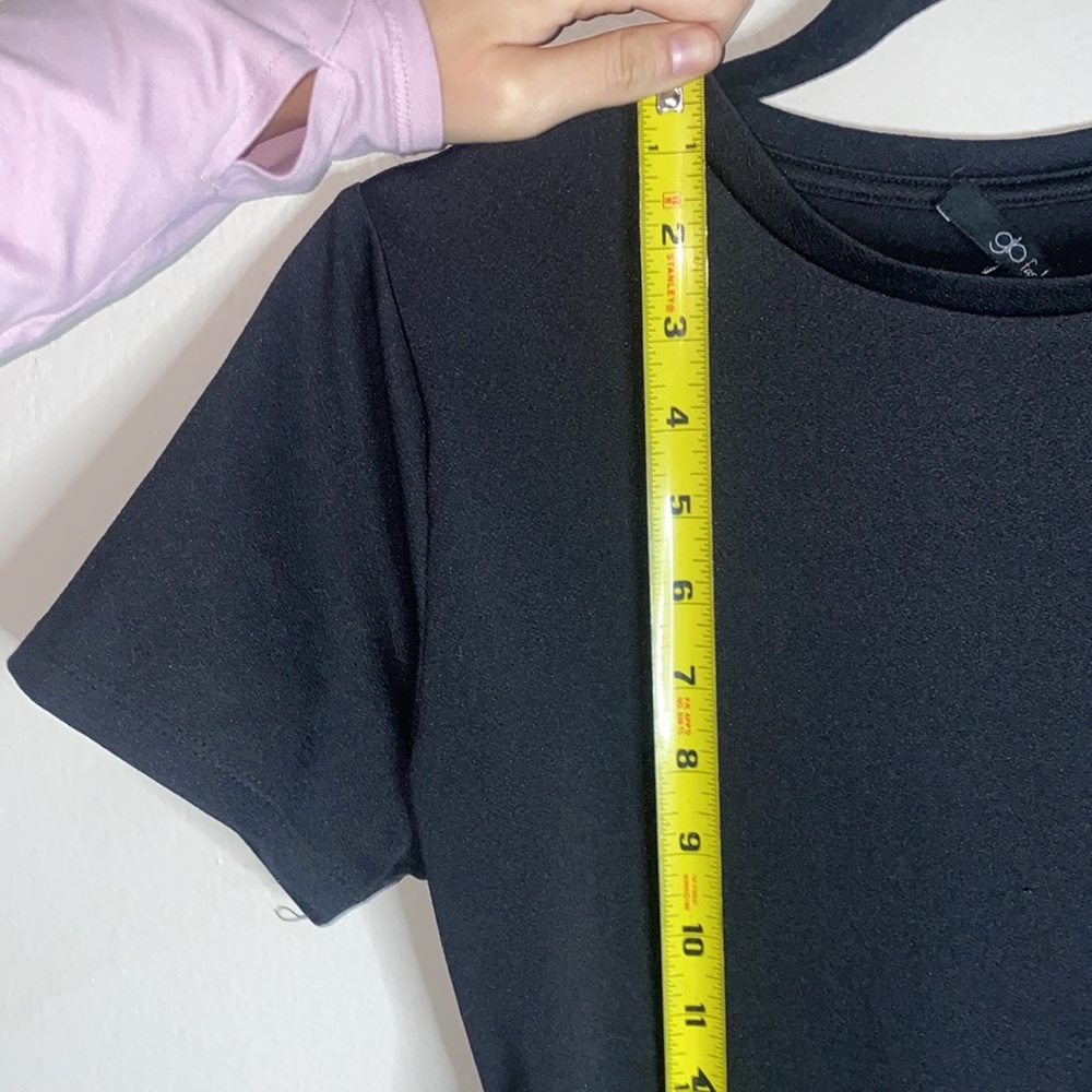 ✨Black baby tee with adorable back cut out! - Picture 4 of 7